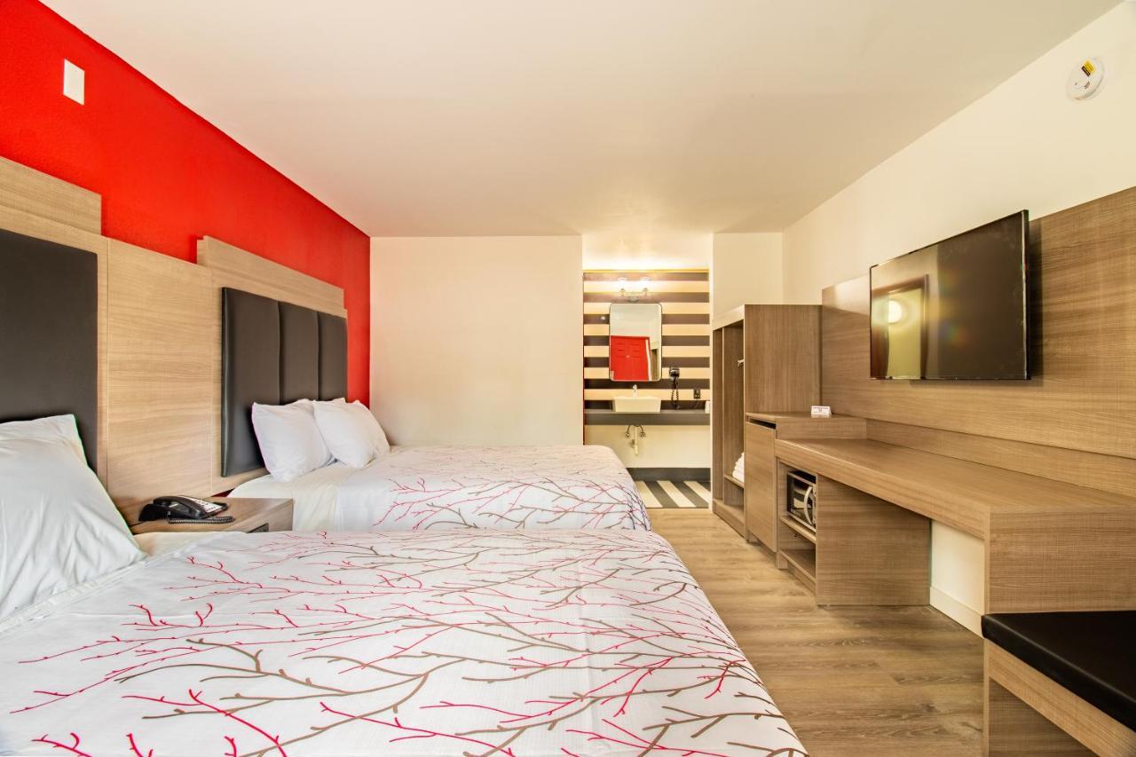 Queen Room with Two Queen Beds - Ground Floor,1226085686:JPEG