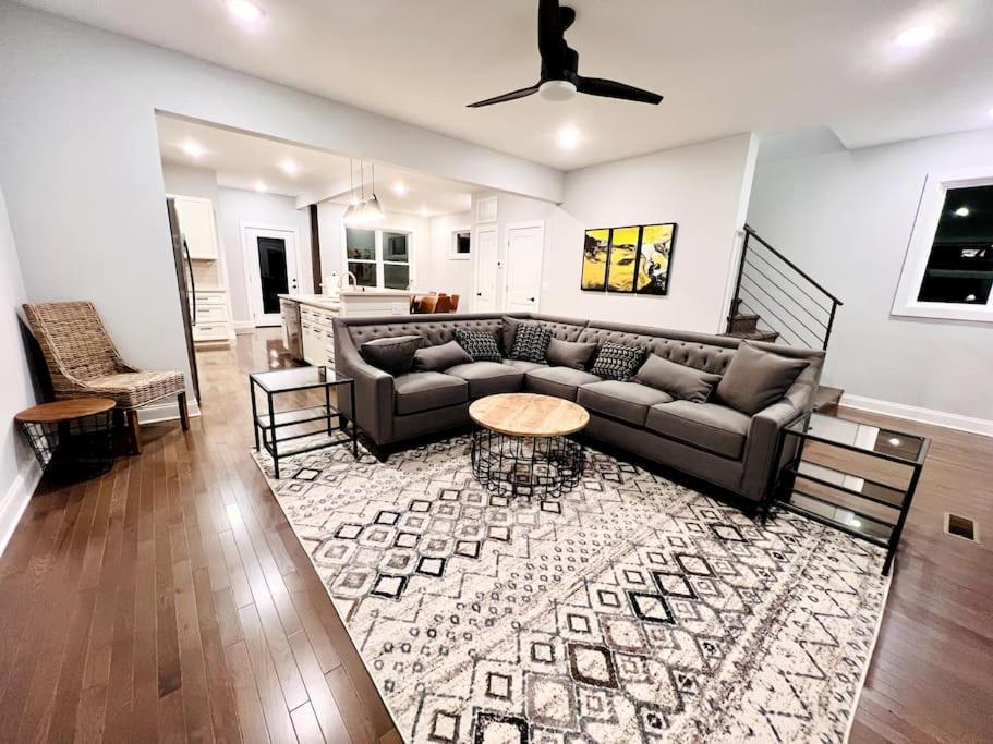 Four-Bedroom House,1427320477:JPEG