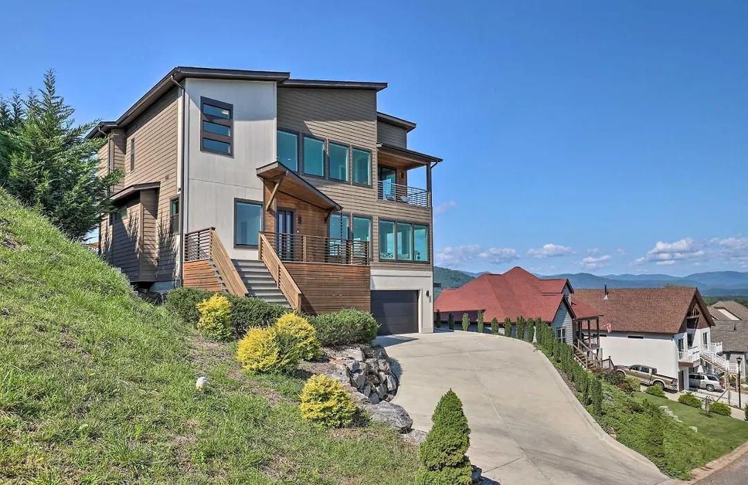 Luxe Asheville Home W/ Stunning Mountain Views!-1