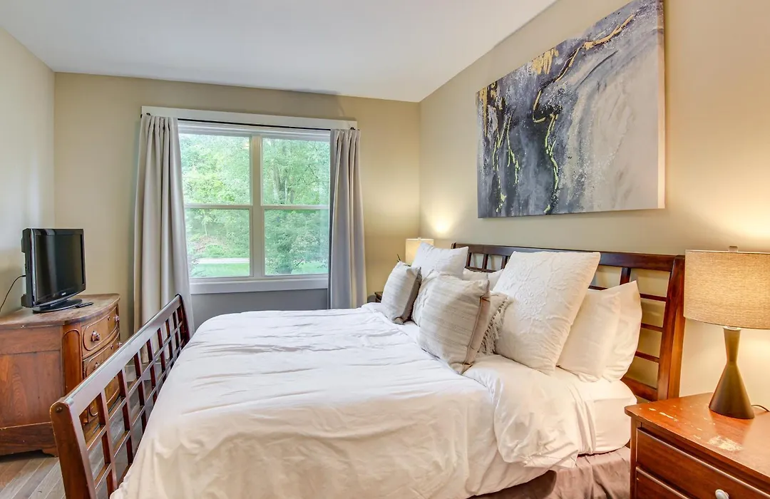 Charming Asheville House With Private Hot Tub!-1