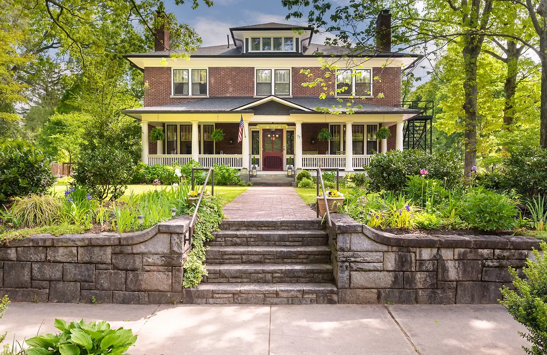 Sweet Biscuit Inn-1