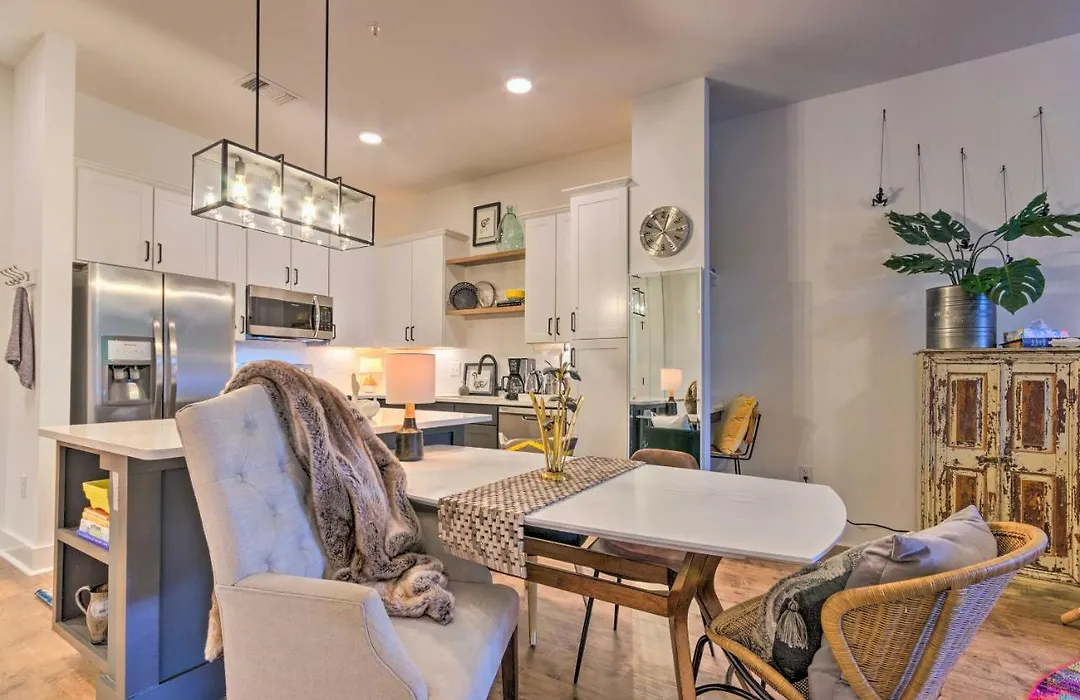Walkable Downtown Asheville Condo W/ Balcony-1