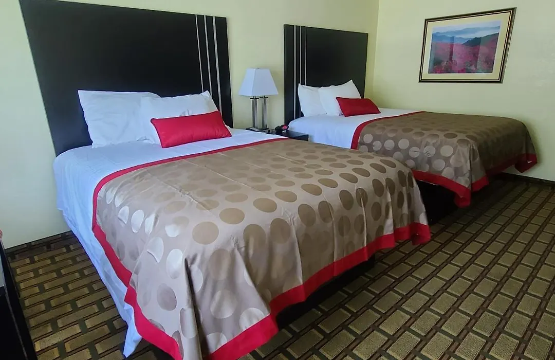Ramada By Wyndham Asheville Southeast-1