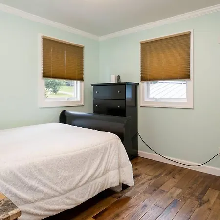 Luxury Cottage Just 5 Miles To Downtown Asheville-2