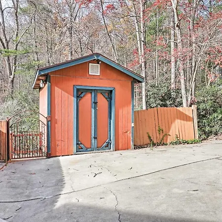 Asheville Mountain Getaway With Patio And Koi Pond!-3