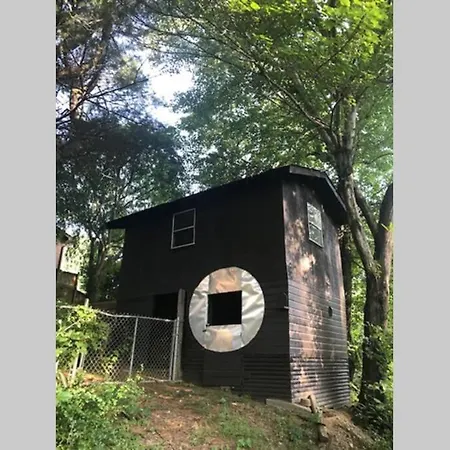 Chestnut Hill Retreat-Spacious-3 Miles To Downtown-2