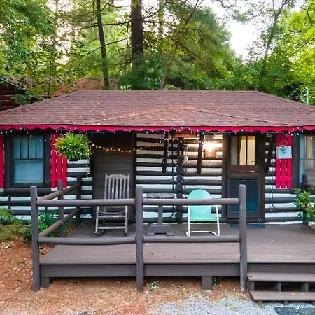 Log Cabin Motor Court-3