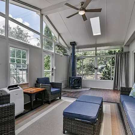 6 Miles To Downtown Asheville. Sleeps 5.-2