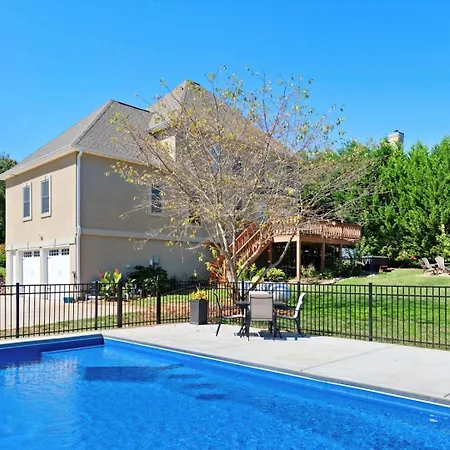 8-Minutes To Downtown Asheville! Private Pool And Hot Tub | 4 Bathrooms En-Suite-2