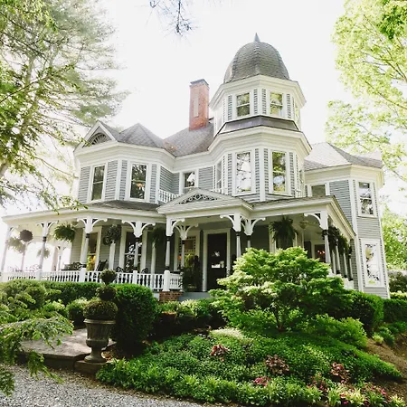 Biltmore Village Inn B&B-2