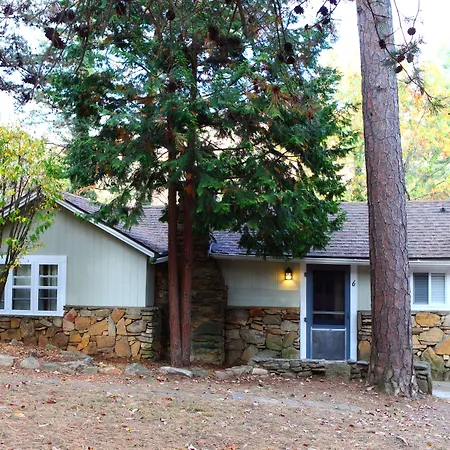 The Pines Cottages-3