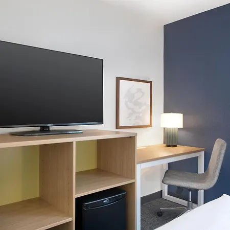 Spark By Hilton Asheville Blue Ridge Parkway-2