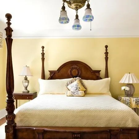 Chestnut Street Inn B&B-2
