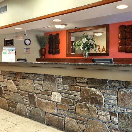 Ramada By Wyndham Asheville / Biltmore West-3